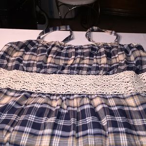 Tori’s  sleeveless top